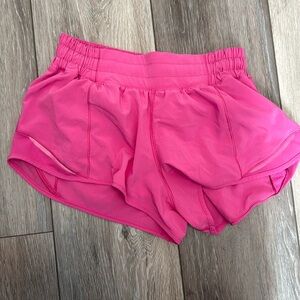 LULULEMON HOTTY HOT HIGH-RISE LINED SHORT 2.5” PINK